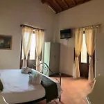 Casa Fiore Nella Roccia