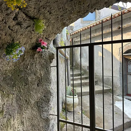 Casa Fiore Nella Roccia Bed & Breakfast Castiglione De Sicilia