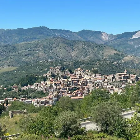 Bed & Breakfast Casa Fiore Nella Roccia Castiglione De Sicilia