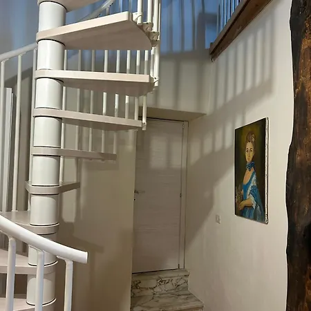 Casa Fiore Nella Roccia