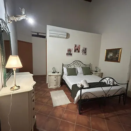 Casa Fiore Nella Roccia
