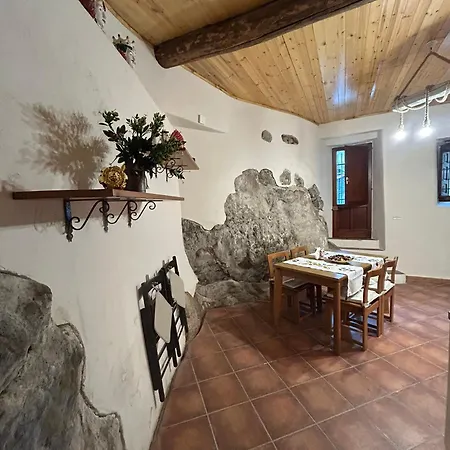 Casa Fiore Nella Roccia Castiglione De Sicilia