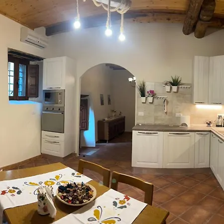 Casa Fiore Nella Roccia