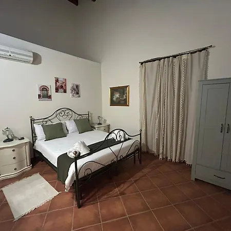 Casa Fiore Nella Roccia Bed & Breakfast